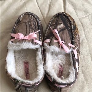 Woman’s realtree slippers